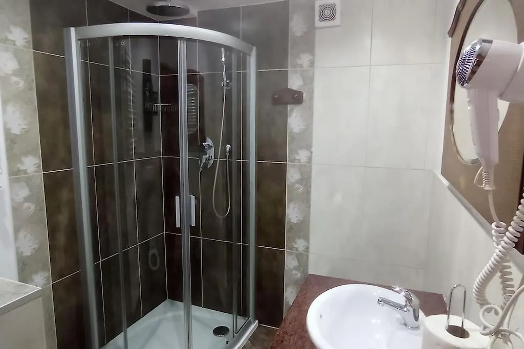 Spacious Apartment In Green District. Vratislav 0*,